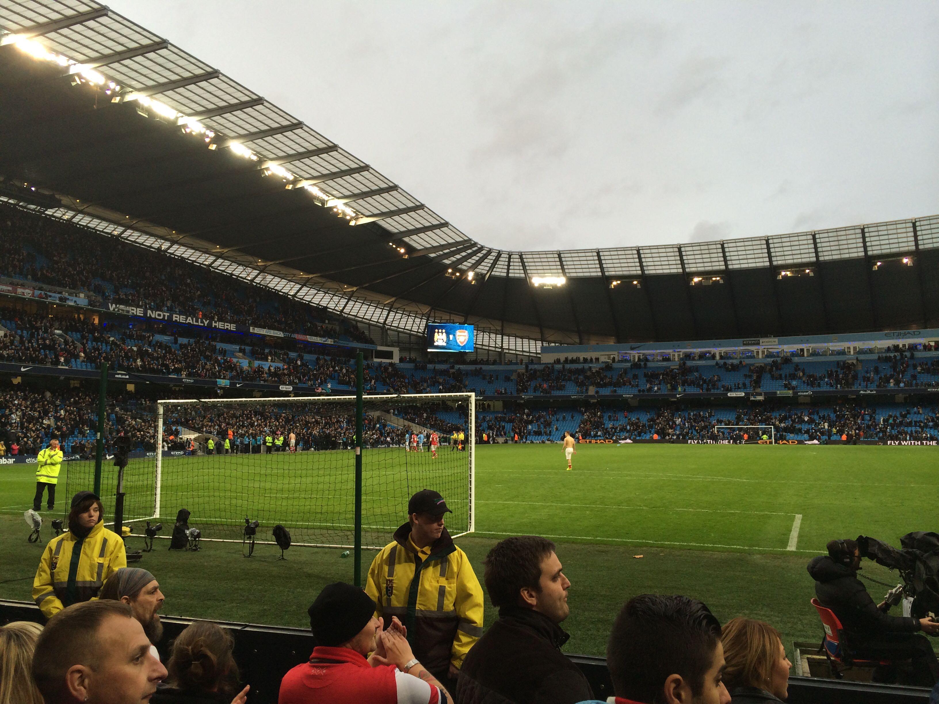 受到篮球比 受到篮球比